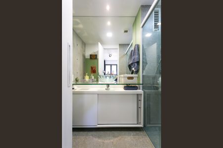 Apartamento à venda com 70m², 1 quarto e 2 vagasBanheiro da Suíte