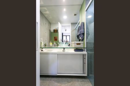 Apartamento à venda com 70m², 1 quarto e 2 vagasBanheiro da Suíte