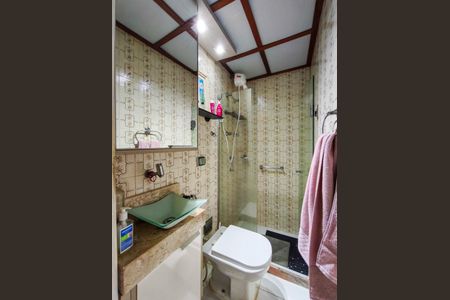 Apartamento à venda com 90m², 2 quartos e 1 vagaBanheiro Corredor