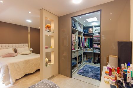 Casa à venda com 350m², 6 quartos e 8 vagasCloset