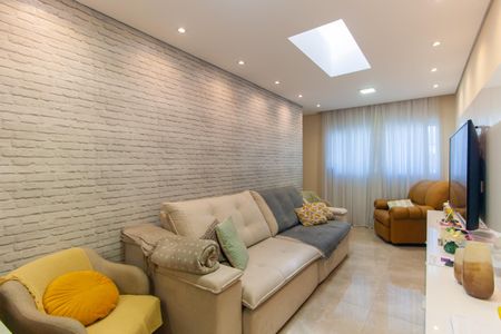 Casa à venda com 350m², 6 quartos e 8 vagasSala