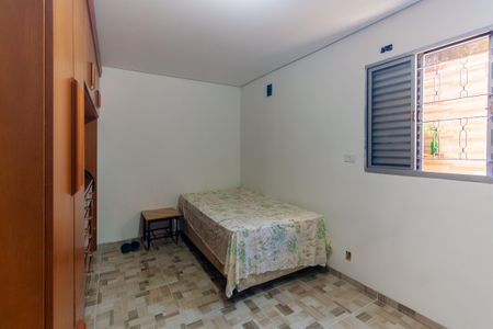 Casa à venda com 350m², 6 quartos e 8 vagasQuarto 2