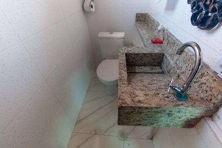 Casa à venda com 350m², 6 quartos e 8 vagasBanheiro 7