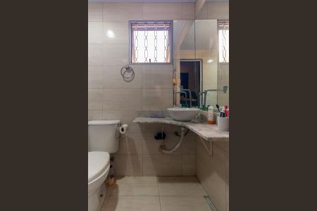 Casa à venda com 350m², 6 quartos e 8 vagasBanheiro 3