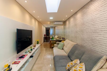 Casa à venda com 350m², 6 quartos e 8 vagasSala