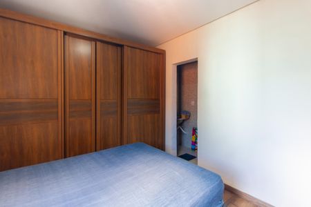 Casa à venda com 350m², 6 quartos e 8 vagasQuarto 5