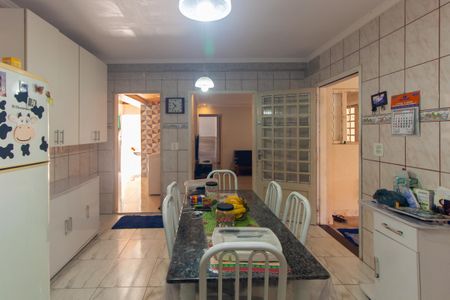 Casa à venda com 350m², 6 quartos e 8 vagasCozinha 2