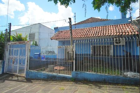 Casa à venda com 254m², 3 quartos e 10 vagasFachada com Placa
