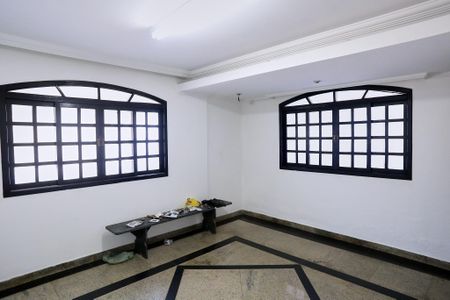 Casa à venda com 300m², 3 quartos e 2 vagasSala