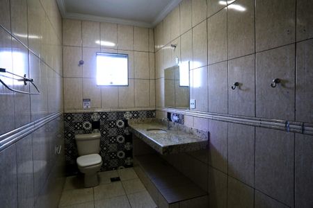 Casa à venda com 300m², 3 quartos e 2 vagasBanheiro
