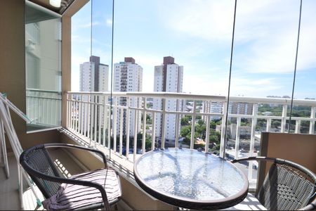 Apartamento à venda com 64m², 2 quartos e 1 vagaSacada da Sala