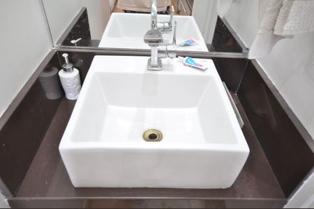 Apartamento à venda com 64m², 2 quartos e 1 vagaBanheiro Social