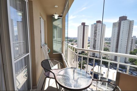 Apartamento à venda com 64m², 2 quartos e 1 vagaSacada da Sala