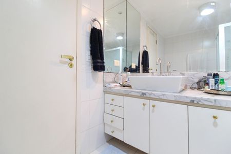 Apartamento para alugar com 210m², 5 quartos e 4 vagasBanheiro da Suíte 3