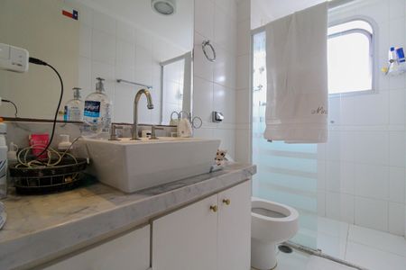 Apartamento para alugar com 210m², 5 quartos e 4 vagasBanheiro da Suíte 1