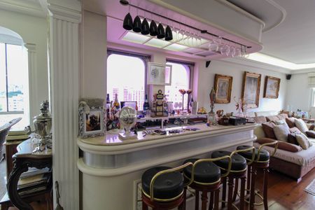 Apartamento para alugar com 210m², 5 quartos e 4 vagasSala