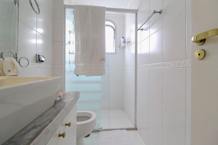 Apartamento para alugar com 210m², 5 quartos e 4 vagasBanheiro da Suíte 1