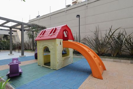 Apartamento para alugar com 43m², 2 quartos e sem vaga Apartamento para alugar com 43m², 2 quartos e sem vagaÁrea comum - Playground