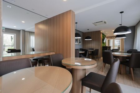 Apartamento para alugar com 43m², 2 quartos e sem vaga Apartamento para alugar com 43m², 2 quartos e sem vagaÁrea comum - Salão de festas