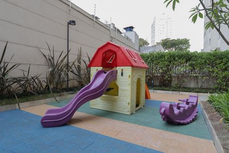 Apartamento para alugar com 43m², 2 quartos e sem vaga Apartamento para alugar com 43m², 2 quartos e sem vagaÁrea comum - Playground
