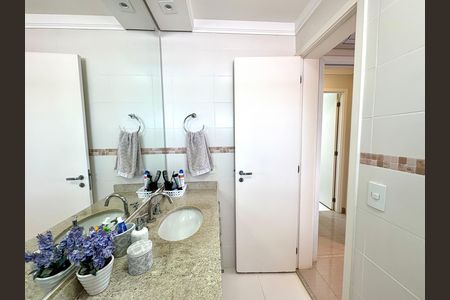 Apartamento à venda com 108m², 3 quartos e 2 vagas Apartamento à venda com 108m², 3 quartos e 2 vagasBanheiro Suíte