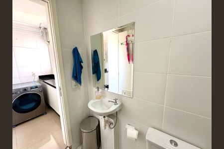 Apartamento à venda com 108m², 3 quartos e 2 vagas Apartamento à venda com 108m², 3 quartos e 2 vagasBanheiro de Serviço