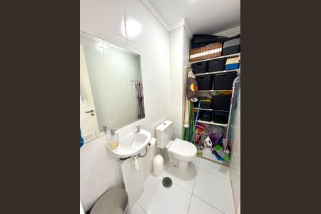 Apartamento à venda com 108m², 3 quartos e 2 vagas Apartamento à venda com 108m², 3 quartos e 2 vagasBanheiro de Serviço