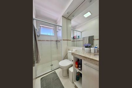 Apartamento à venda com 108m², 3 quartos e 2 vagas Apartamento à venda com 108m², 3 quartos e 2 vagasBanheiro Suíte