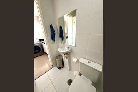 Apartamento à venda com 108m², 3 quartos e 2 vagas Apartamento à venda com 108m², 3 quartos e 2 vagasBanheiro de Serviço