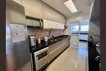 Apartamento à venda com 108m², 3 quartos e 2 vagas Apartamento à venda com 108m², 3 quartos e 2 vagasCozinha