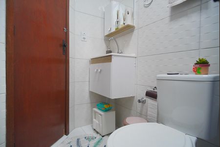 Casa à venda com 150m², 3 quartos e 2 vagas Casa à venda com 150m², 3 quartos e 2 vagasBanheiro