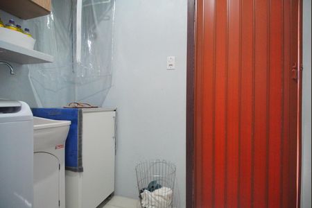 Casa à venda com 150m², 3 quartos e 2 vagas Casa à venda com 150m², 3 quartos e 2 vagasBanheiro 2