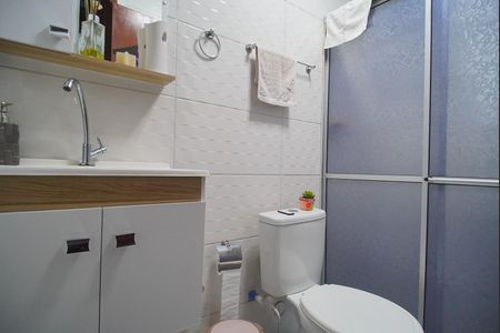 Casa à venda com 150m², 3 quartos e 2 vagas Casa à venda com 150m², 3 quartos e 2 vagasBanheiro