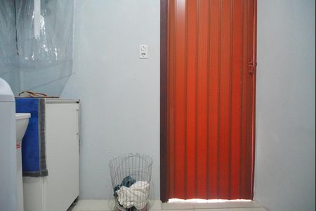 Casa à venda com 150m², 3 quartos e 2 vagas Casa à venda com 150m², 3 quartos e 2 vagasBanheiro 2