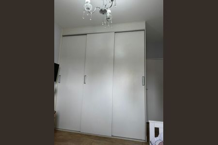 Casa de condomínio à venda com 228m², 3 quartos e 3 vagasFoto 02