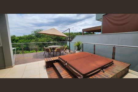 Casa de condomínio à venda com 275m², 3 quartos e 4 vagasVaranda