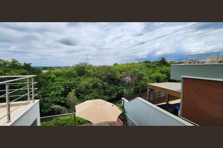 Casa de condomínio à venda com 275m², 3 quartos e 4 vagasVista