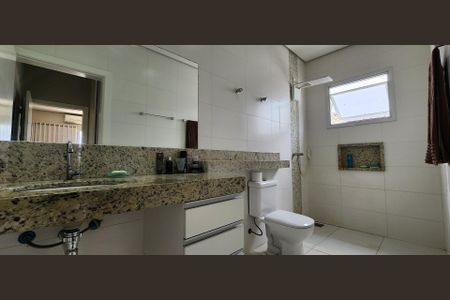 Casa de condomínio à venda com 275m², 3 quartos e 4 vagasBanheiro