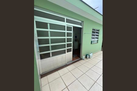 Casa à venda com 163m², 2 quartos e 2 vagasÁrea Externa