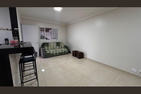 Casa à venda com 213m², 3 quartos e 7 vagas Casa à venda com 213m², 3 quartos e 7 vagasSala