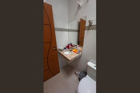 Casa à venda com 213m², 3 quartos e 7 vagas Casa à venda com 213m², 3 quartos e 7 vagasBanheiro Social