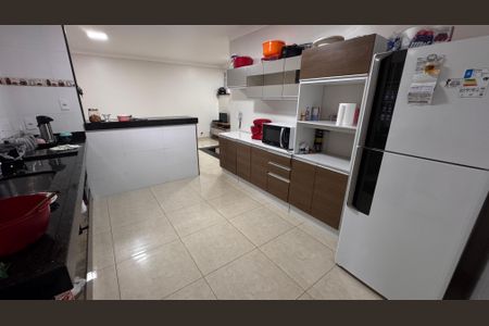 Casa à venda com 213m², 3 quartos e 7 vagas Casa à venda com 213m², 3 quartos e 7 vagasCozinha