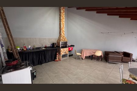 Casa à venda com 213m², 3 quartos e 7 vagas Casa à venda com 213m², 3 quartos e 7 vagasÁrea comum