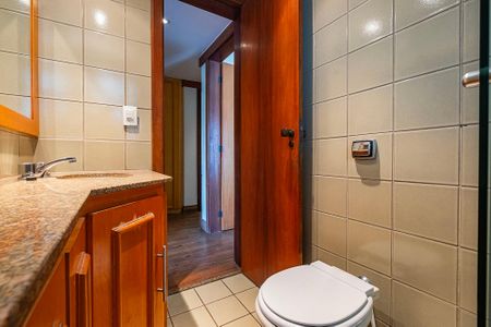 Apartamento à venda com 192m², 4 quartos e 3 vagasBanheiro