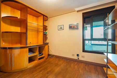 Apartamento à venda com 192m², 4 quartos e 3 vagasQuarto 4