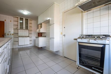 Apartamento à venda com 192m², 4 quartos e 3 vagasCozinha