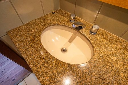 Apartamento à venda com 192m², 4 quartos e 3 vagasSuíte 2 - Banheiro