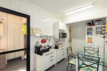 Apartamento à venda com 100m², 2 quartos e 2 vagasCozinha