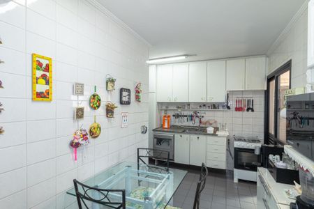 Apartamento à venda com 100m², 2 quartos e 2 vagasCozinha