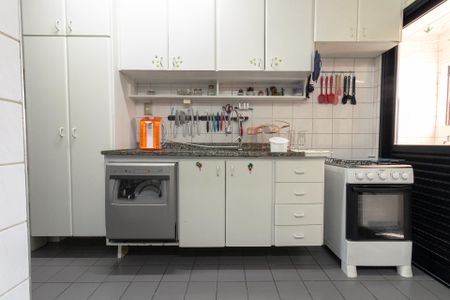 Apartamento à venda com 100m², 2 quartos e 2 vagasCozinha